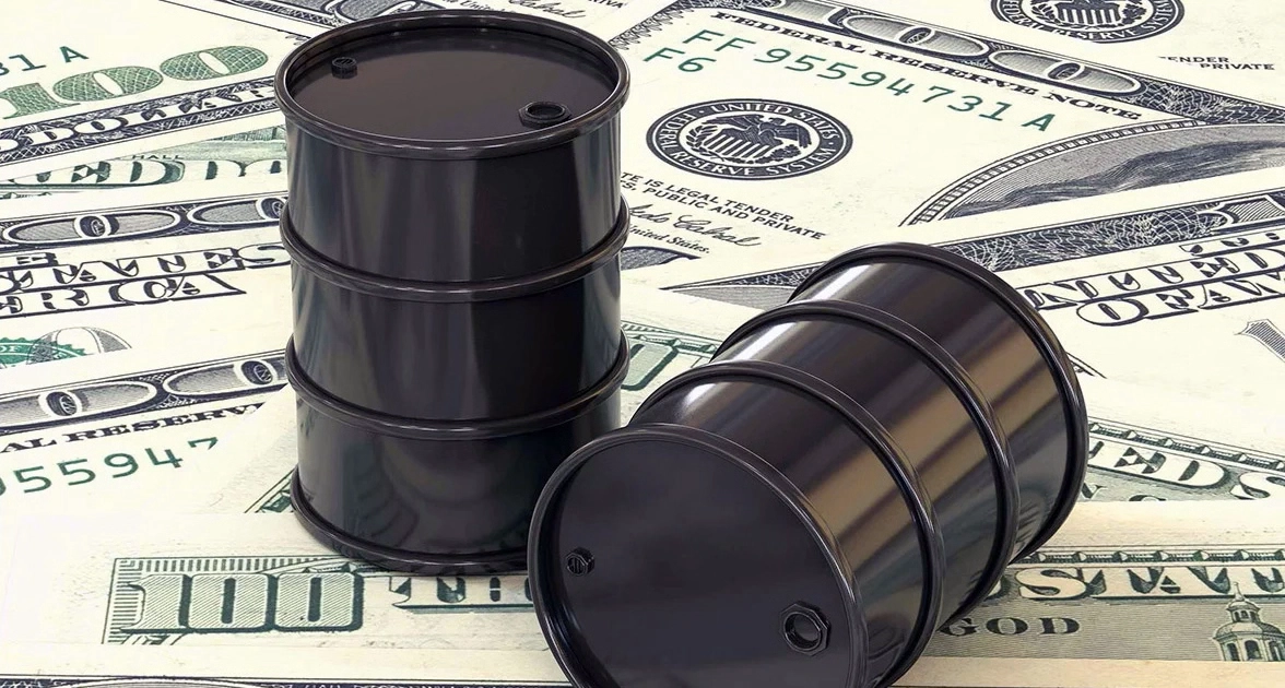 Почему нефть дешевеет, а бензин дорожает?